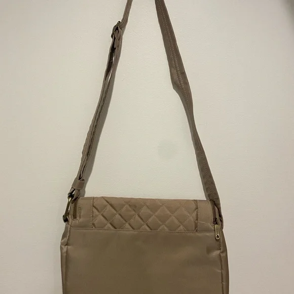 NWOT Travelon Anti Theft Quilted Bag with RFID Wallet - Picture 5 of 14